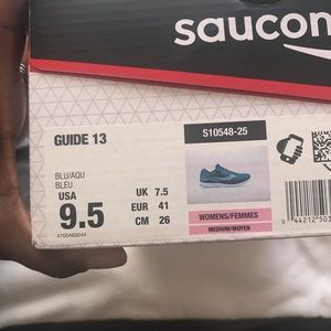 Saucony Guide 13 running shoes